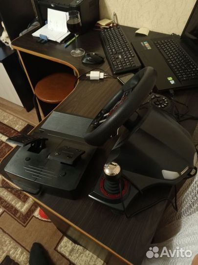 Игровой руль с педалями для пк