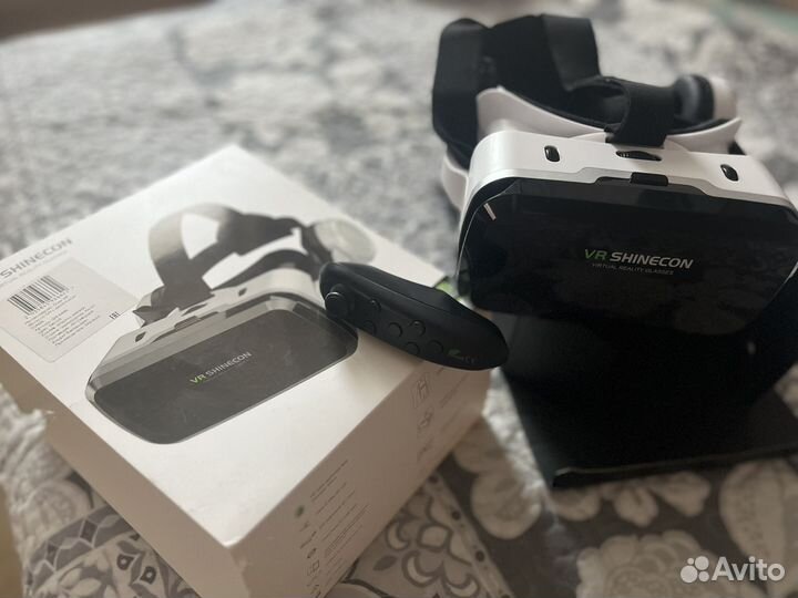 Vr очки с джойстиками и наушниками