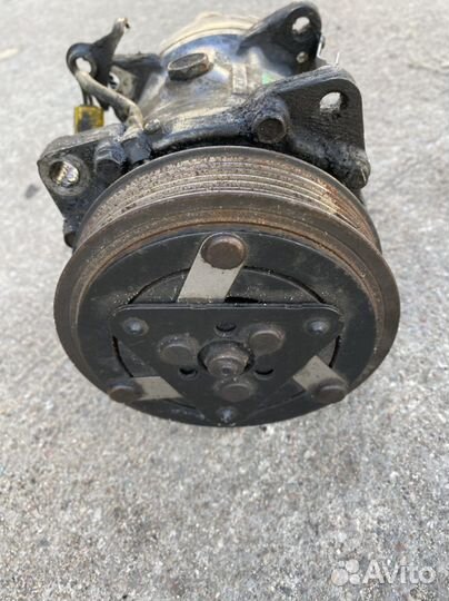 Компрессор кондиционера citroen с5 HDI 2.2 2003 г