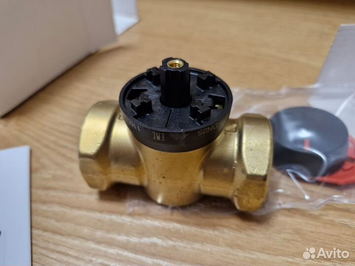 Трехходовой клапан esbe VRG131 25-10