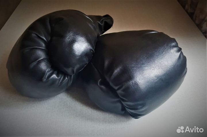 Боксерские перчатки