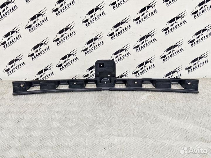 Кронштейн бампера задний Ford Focus 3 1.6 pnda