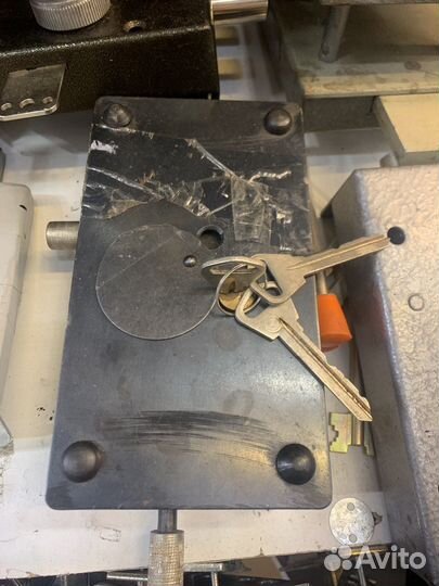 Замок гаражный реечный