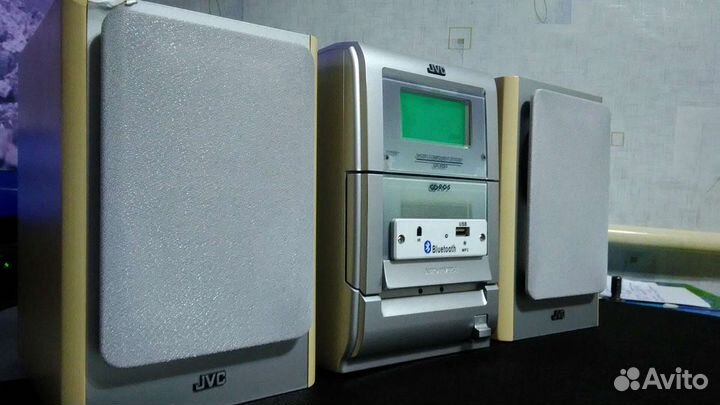JVC UX-H30 с USB и Bluetooth