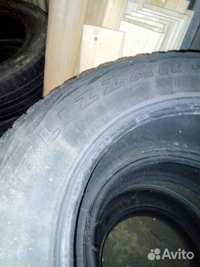 Bridgestone Blizzak Ice 265/65 R17