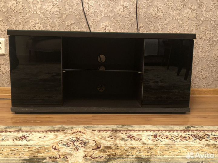 Тумба под телевизор