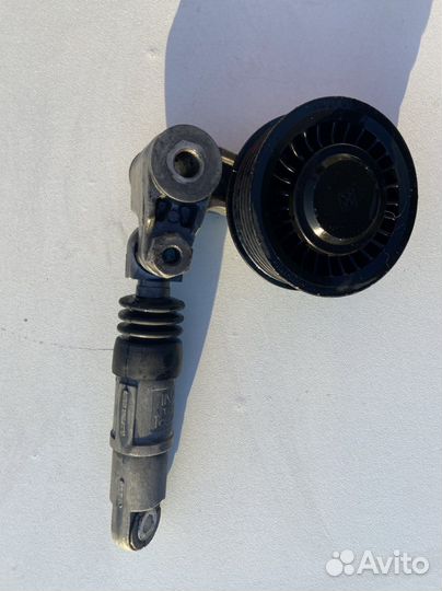 Натяжитель ремня с роликом Volkswagen Crafter 2.5