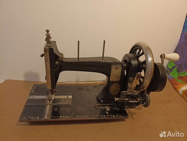 Швейная машинка старинная