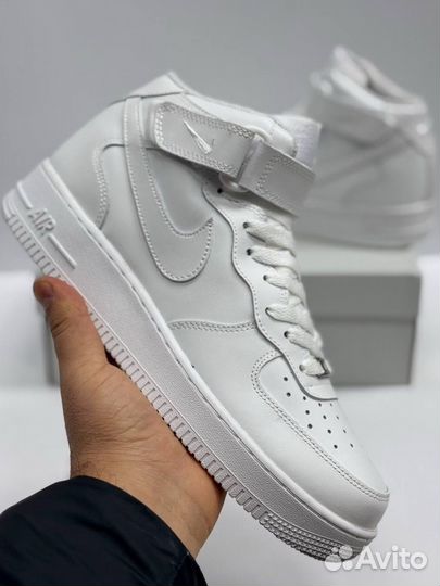 Nike air force 1 mid white