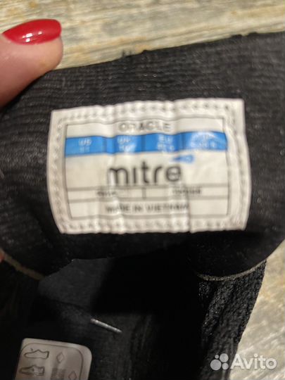 Футбольные бутсы Mitre
