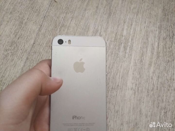 Телефон iPhone 5s