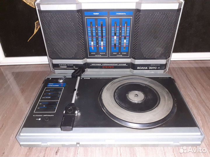 Проигрыватель винила СССР