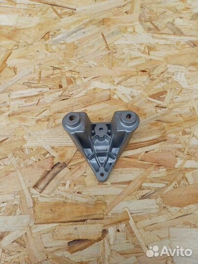 Кронштейн крепления Bmw X5 F15 N57D30A 2017