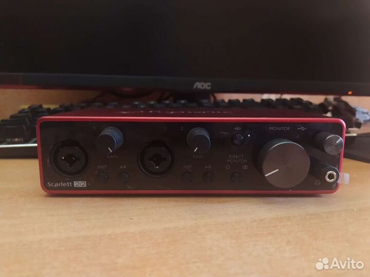 Звуковая карта Focusrite Scarlett 2i2 3rd Gen
