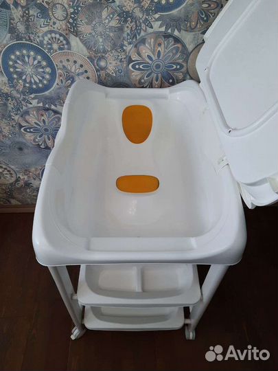 Пеленальный столик с ванночкой Pali