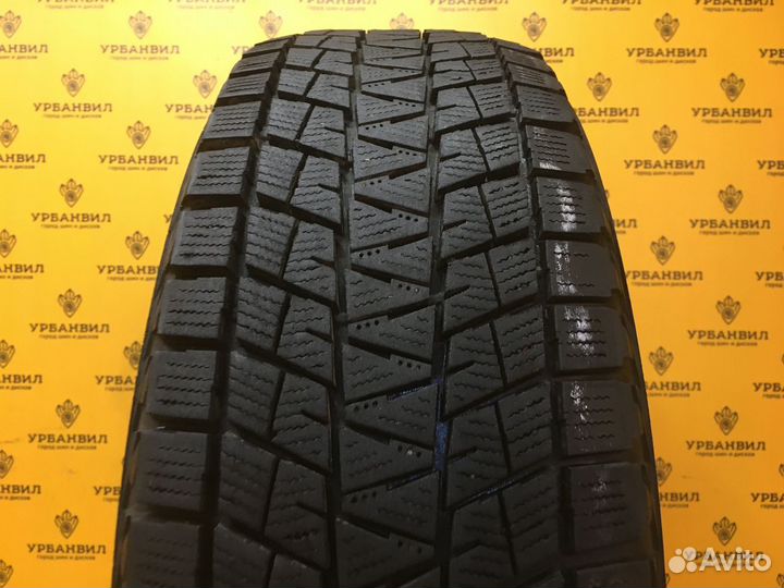 Bridgestone Blizzak DM-V1 215/70 R17 101R
