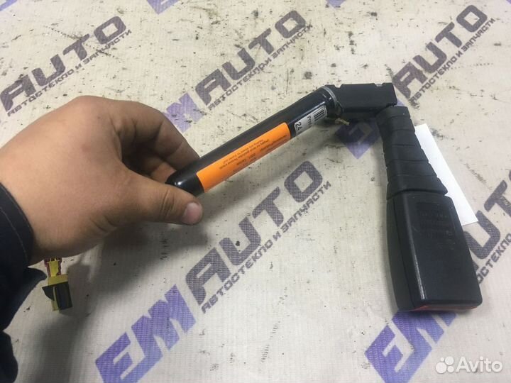 Ответная часть ремня безоп. задняя Опель Вектра Ц