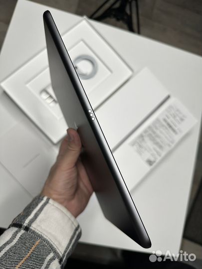 iPad 9 64Gb WiFi / 2 месяца планшету
