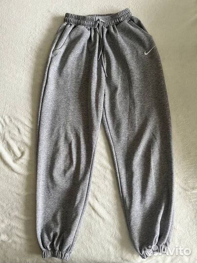 Спортивные штаны nike женские серые