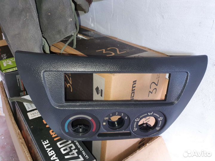 Продам рамку под магнитолу 1 DIN