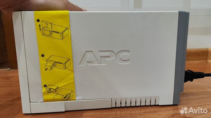 APC Back-UPS CS 500 / 300w. ибп. Бесперебойник