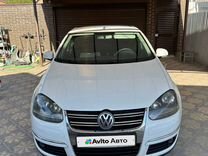 Volkswagen Jetta 1.6 AMT, 2010, 245 000 км, с пробегом, цена 655 000 руб.