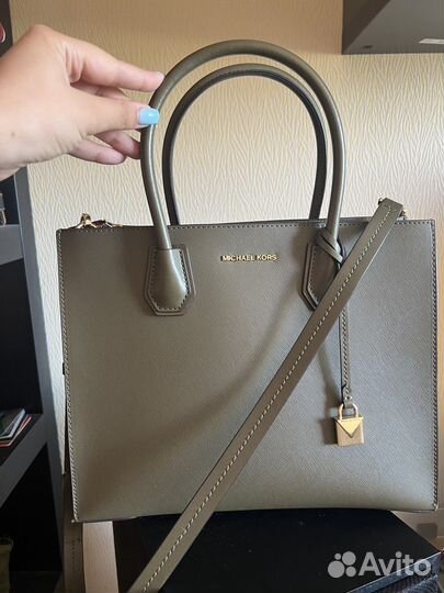 Оливковая оригинальная сумка Michael Kors