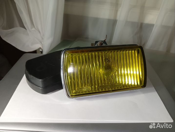 Противотуманная фара желтая