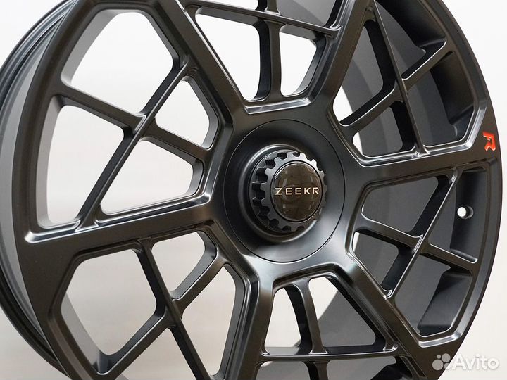 Кованые диски Zeekr 001 R22