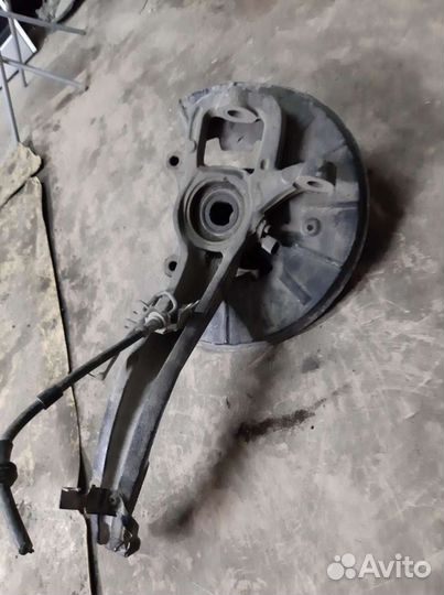 Кулак поворотный правый на кайен 955