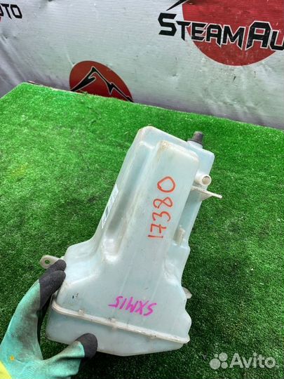 Бачок стеклоомывателя Toyota Ipsum SXM10