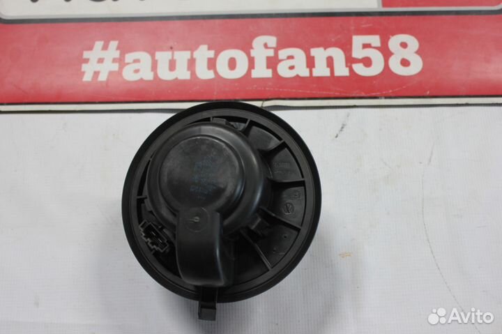 Двигатель вентилятора печки Vag