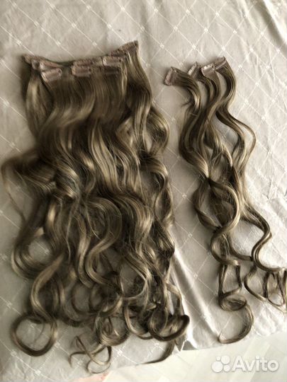 Волосы на заколках