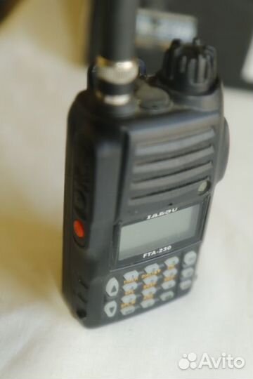 Радиостанция авиационного диапазона yaesu FTA-230