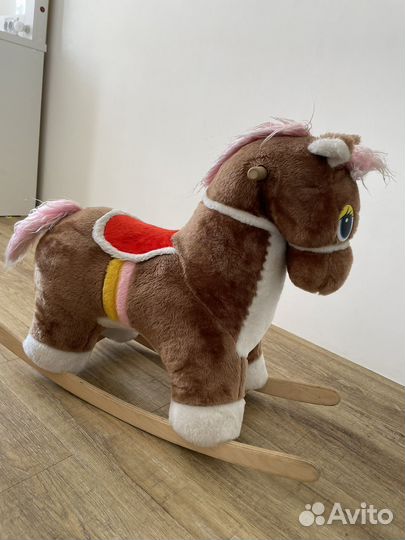 Детская качалка лошадь