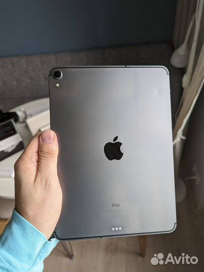 Apple iPad Pro 11 2018 1Tb (Wi-Fi + Cellular)