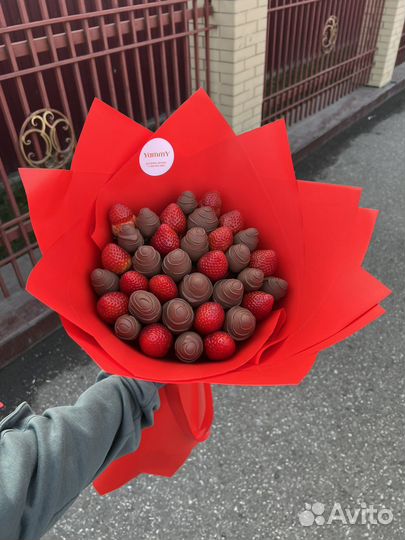 Клубника в шоколаде букеты