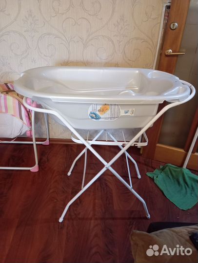 Ванночка для купания с подставкой