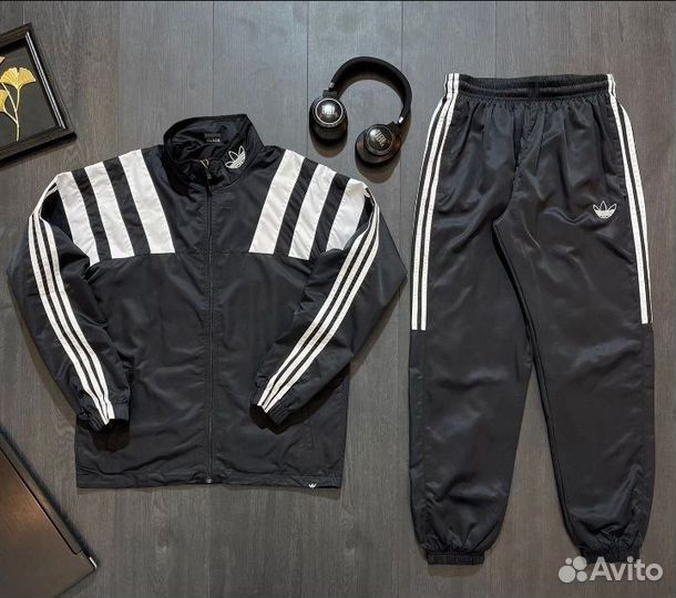 Спортивный костюм adidas