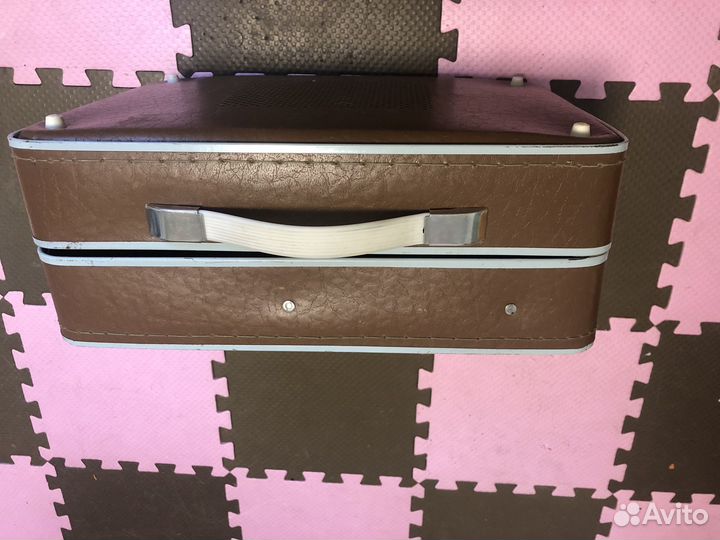 Проигрыватель пластинок Юность 301