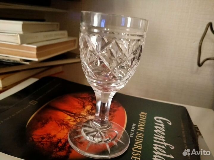 Рюмки на ножке