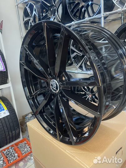 Диски 18/5/112 Притория на Шкода Октавия Пассат