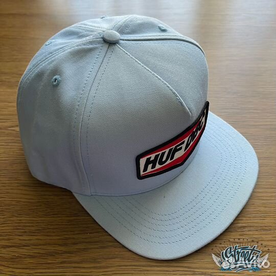 Кепка Huf с плоским козырьком голубая фирменная