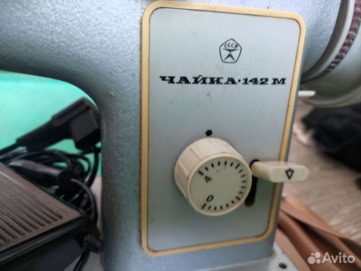 Швейная машинка Чайка 142м