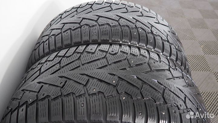 Pirelli Ice Zero 275/40 R22