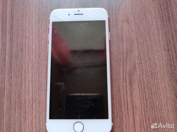Телефон iPhone 6s