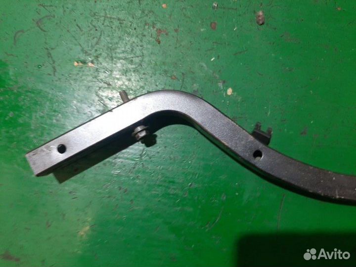 Петля крышки багажника Toyota Corolla 150 1ZR 2008