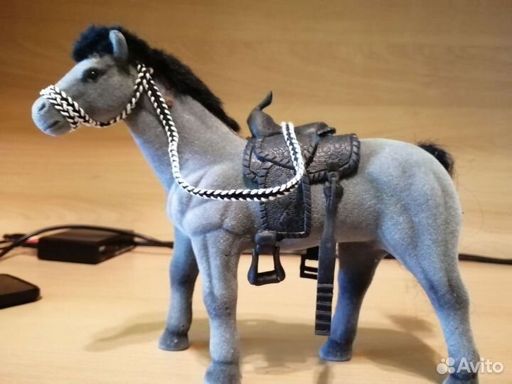 Лошадь игрушка
