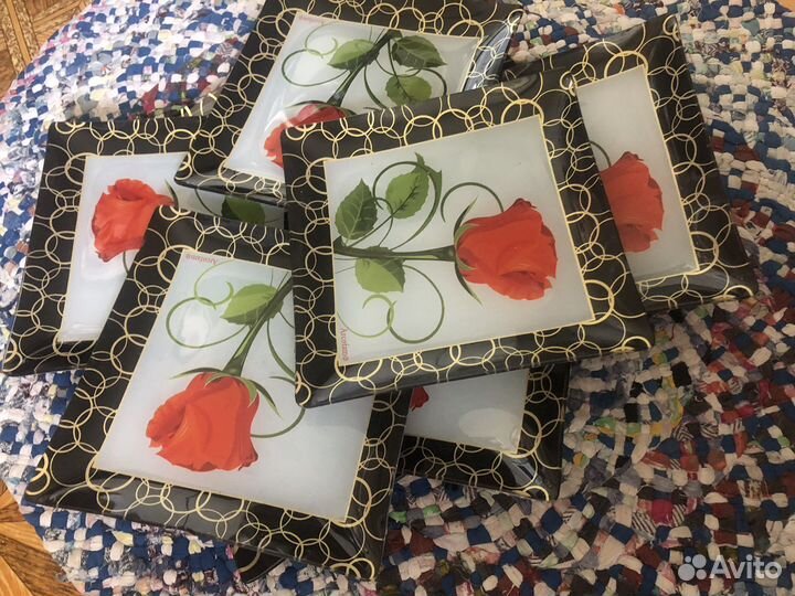 Поднос большой и 5 тарелок