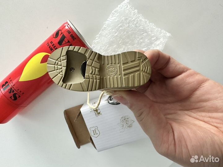 Новая зажигалка и балон для заправки